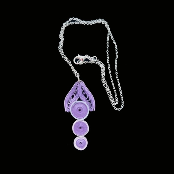 Hand Crafted Purple Paper Quill Pendant Necklace Arrow Head Silver Plate Chain - Picture 4 of 10